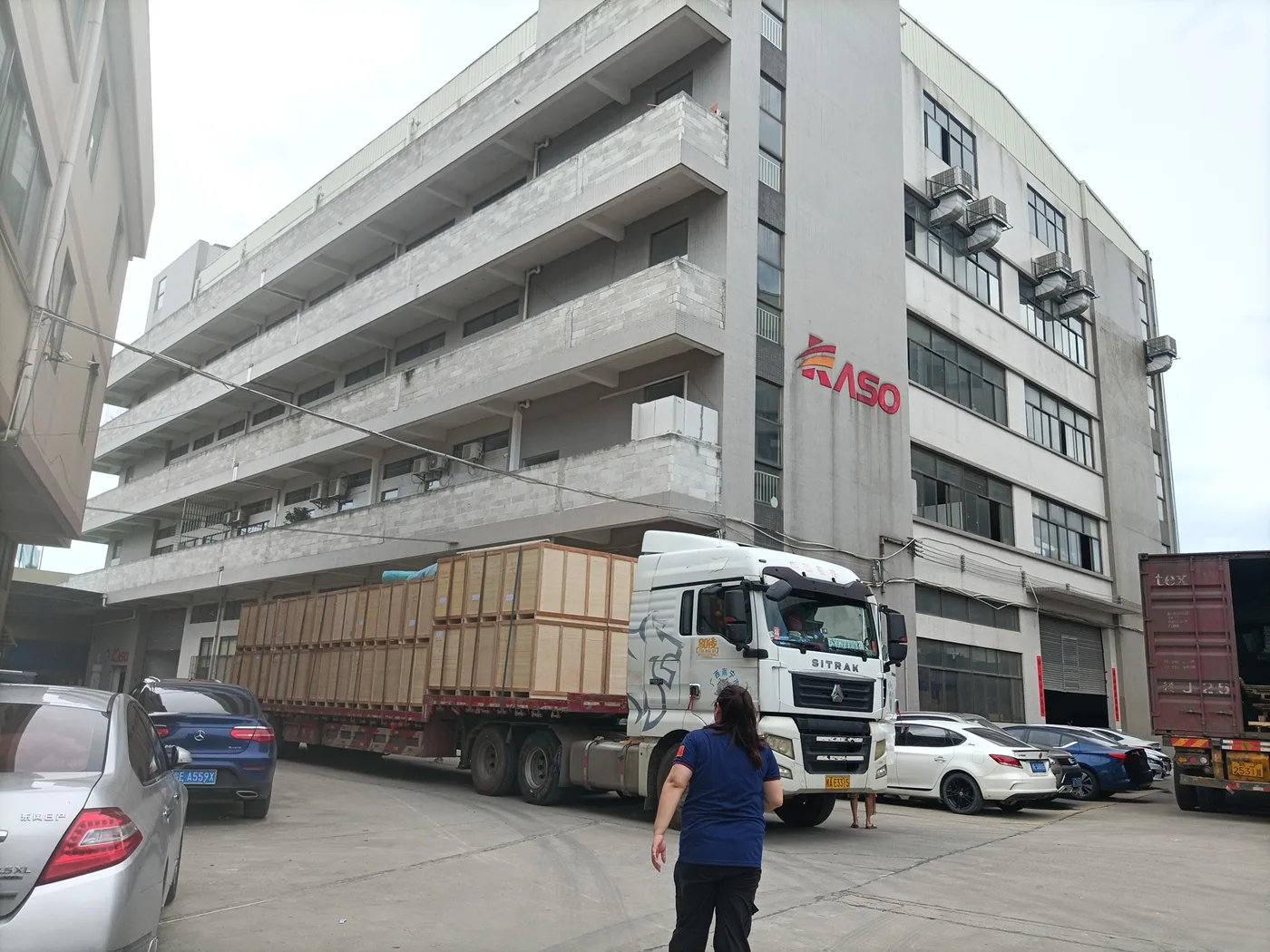 KASO 牙科设备装车发往全球市场
